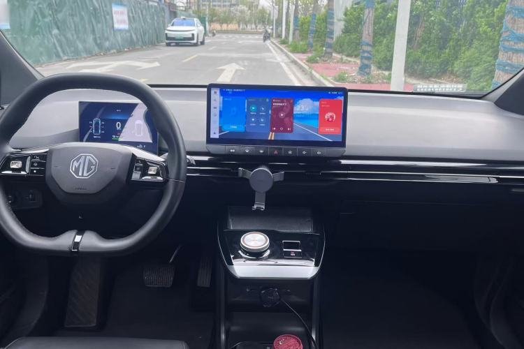 Used MG 4 EV 2023 415 km Range Sea-Faring Champion Edition Interior 4