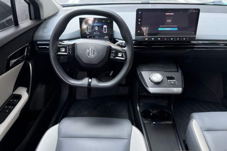 Used MG 4 EV 2023 415 km Range Sea-Faring Champion Edition Interior 4