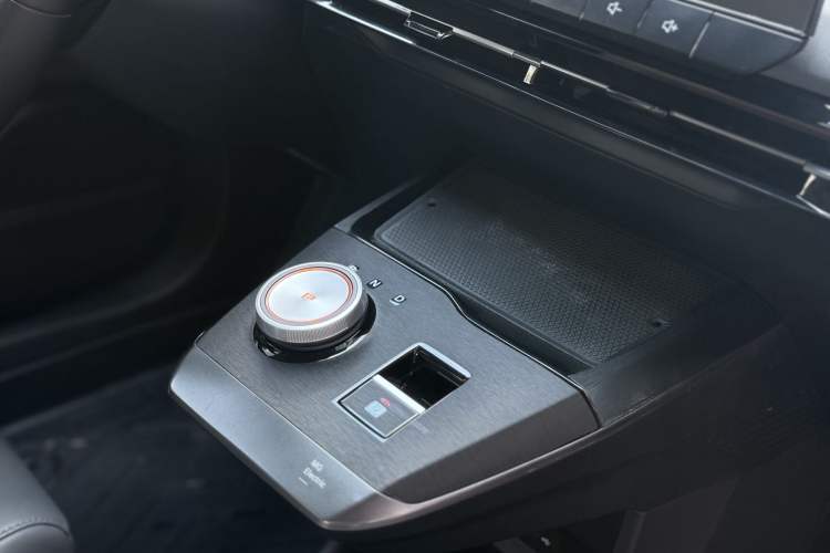 Used MG 4 EV 2023 415 km Range Sea-Faring Champion Edition Interior 8