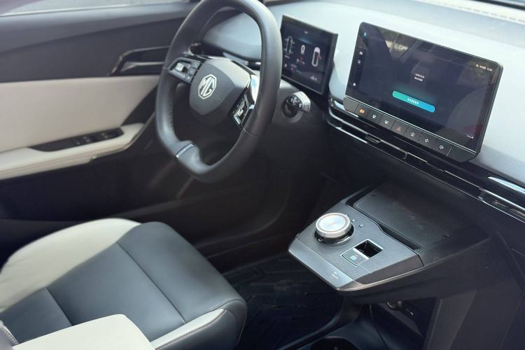 Used MG 4 EV 2023 415 km Range Sea-Faring Champion Edition Interior 9