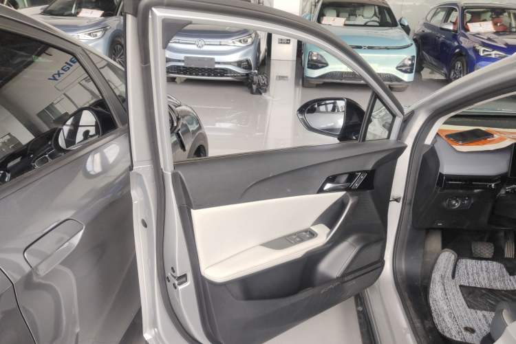 Used MG 4 EV 2023 415 km Range Sea-Faring Champion Edition Left Front Door Interior