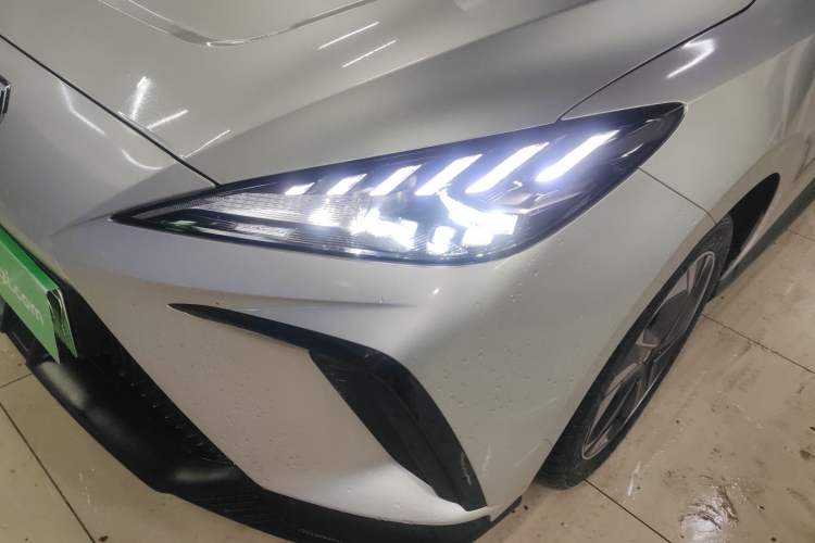 Used MG 4 EV 2023 415 km Range Sea-Faring Champion Edition Left Front Headlight