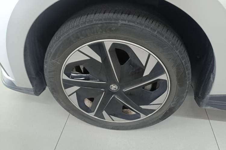 Used MG 4 EV 2023 415 km Range Sea-Faring Champion Edition Left Front Wheel Hub