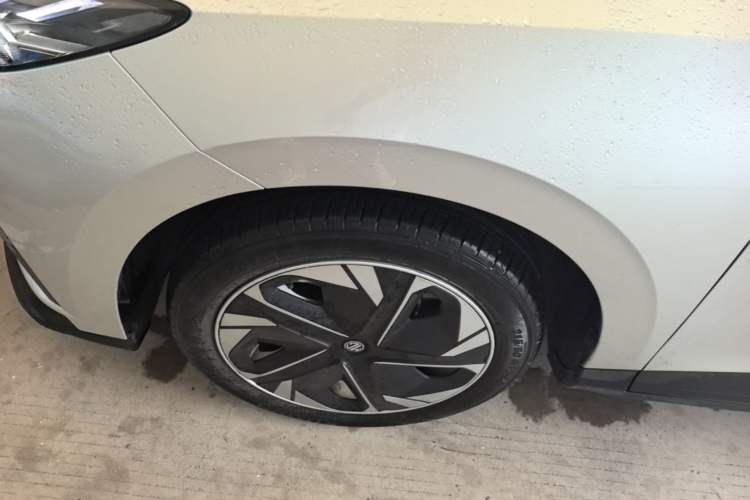 Used MG 4 EV 2023 415 km Range Sea-Faring Champion Edition Left Front Wheel Hub