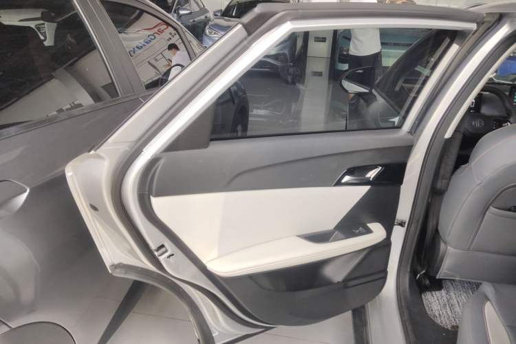 Used MG 4 EV 2023 415 km Range Sea-Faring Champion Edition Left Rear Door Interior