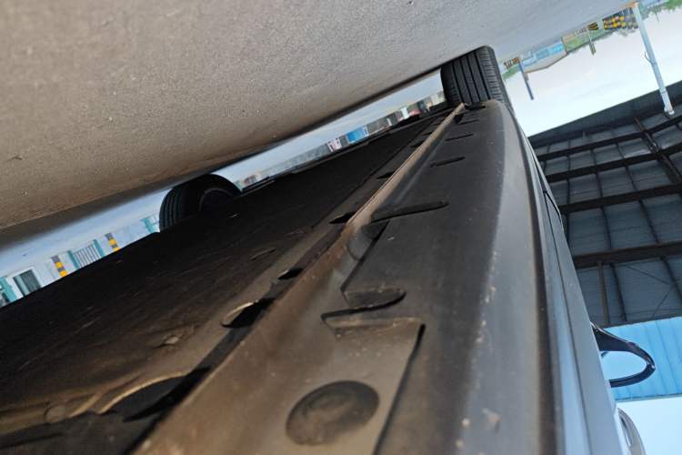 Used MG 4 EV 2023 415 km Range Sea-Faring Champion Edition Left Side Sill