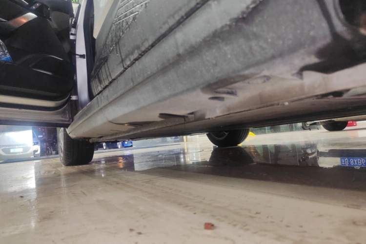 Used MG 4 EV 2023 415 km Range Sea-Faring Champion Edition Left Side Sill