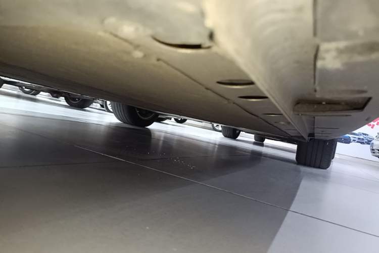 Used MG 4 EV 2023 415 km Range Sea-Faring Champion Edition Left Side Sill