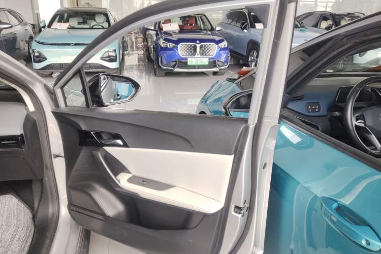 Used MG 4 EV 2023 415 km Range Sea-Faring Champion Edition Right Front Door Interior