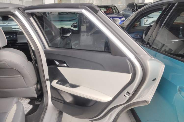 Used MG 4 EV 2023 415 km Range Sea-Faring Champion Edition Right Rear Door Interior
