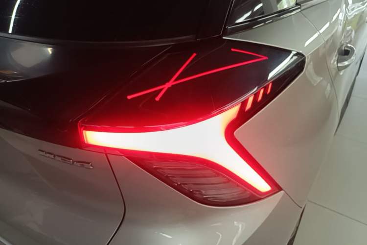 Used MG 4 EV 2023 415 km Range Sea-Faring Champion Edition Right Rear Taillight