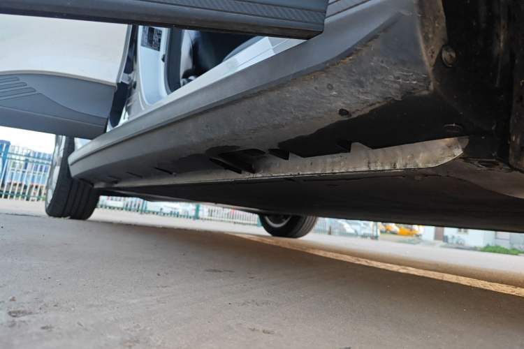 Used MG 4 EV 2023 415 km Range Sea-Faring Champion Edition Right Side Sill