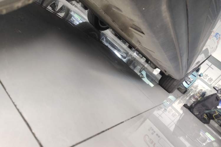 Used MG 4 EV 2023 415 km Range Sea-Faring Champion Edition Right Side Sill