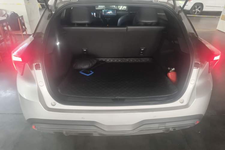 Used MG 4 EV 2023 415 km Range Sea-Faring Champion Edition Trunk