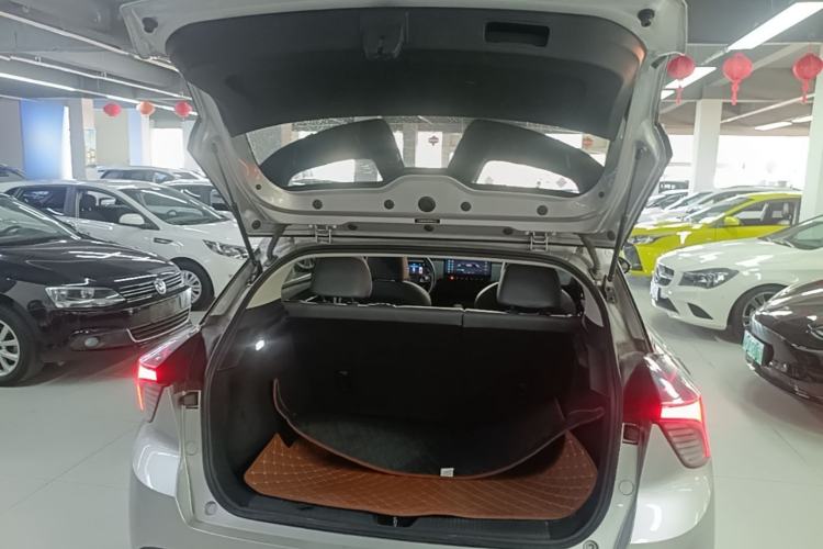 Used MG 4 EV 2023 415 km Range Sea-Faring Champion Edition Trunk