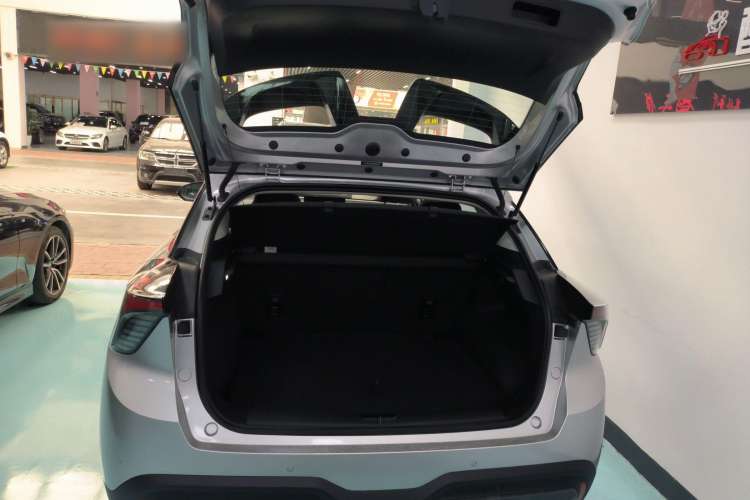 Used MG 4 EV 2023 415 km Range Sea-Faring Champion Edition Trunk