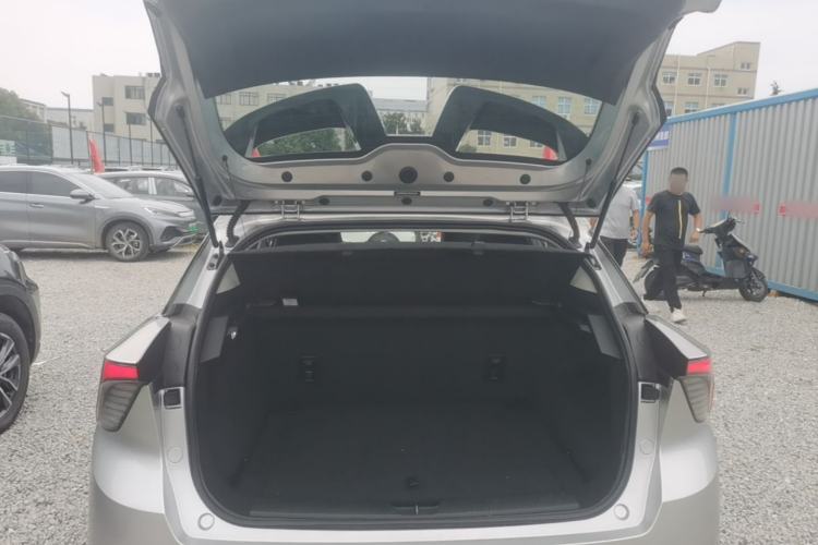 Used MG 4 EV 2023 415 km Range Sea-Champion Executive Edition Trunk