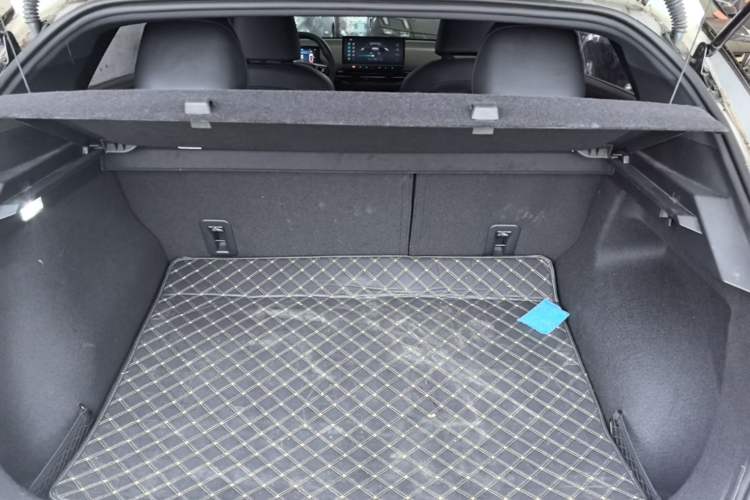 Used MG 4 EV 2023 415 km Range Sea-Faring Champion Edition Trunk