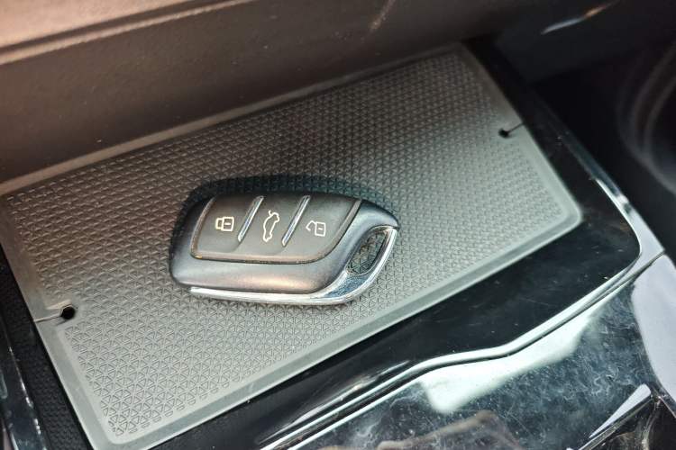 Used MG 4 EV 2023 415 km Range Sea-Faring Champion Edition Vehicle Key