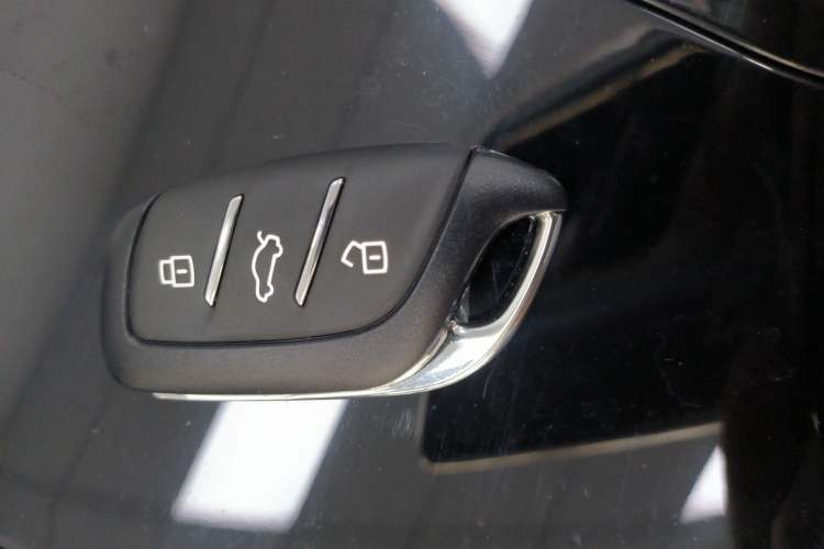 Used MG 4 EV 2023 415 km Range Sea-Faring Champion Edition Vehicle Key