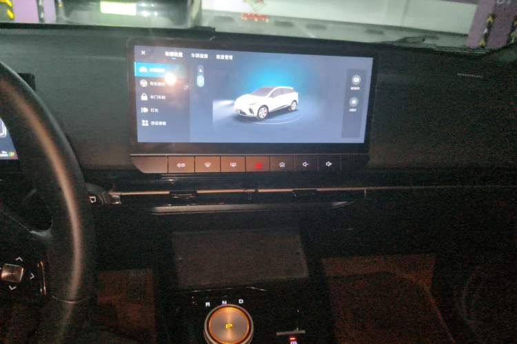 Used MG 4 EV 2023 415 km Range Sea-Faring Champion Edition Audio And AC Panel