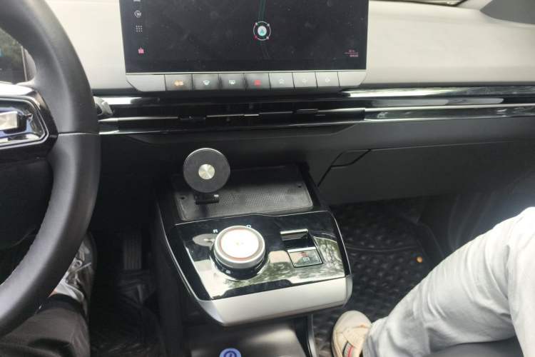 Used MG 4 EV 2023 415 km Range Sea-Faring Champion Edition Audio And AC Panel
