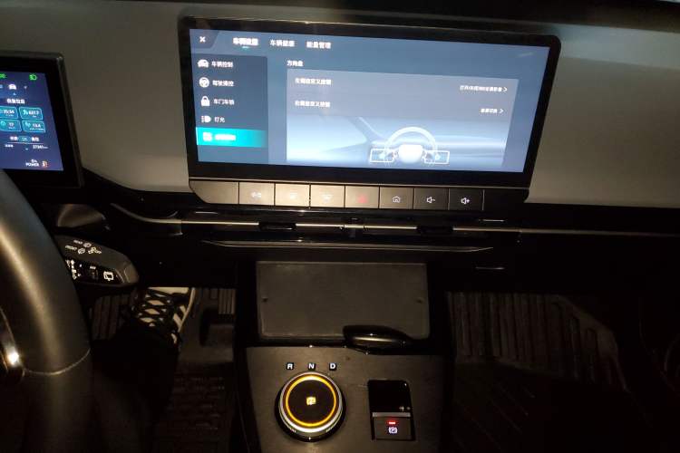 Used MG 4 EV 2023 415 km Range Sea-Faring Champion Edition Audio And AC Panel
