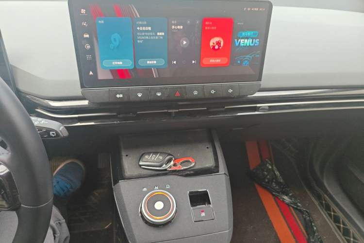 Used MG 4 EV 2023 415 km Range Sea-Faring Champion Edition Audio And AC Panel