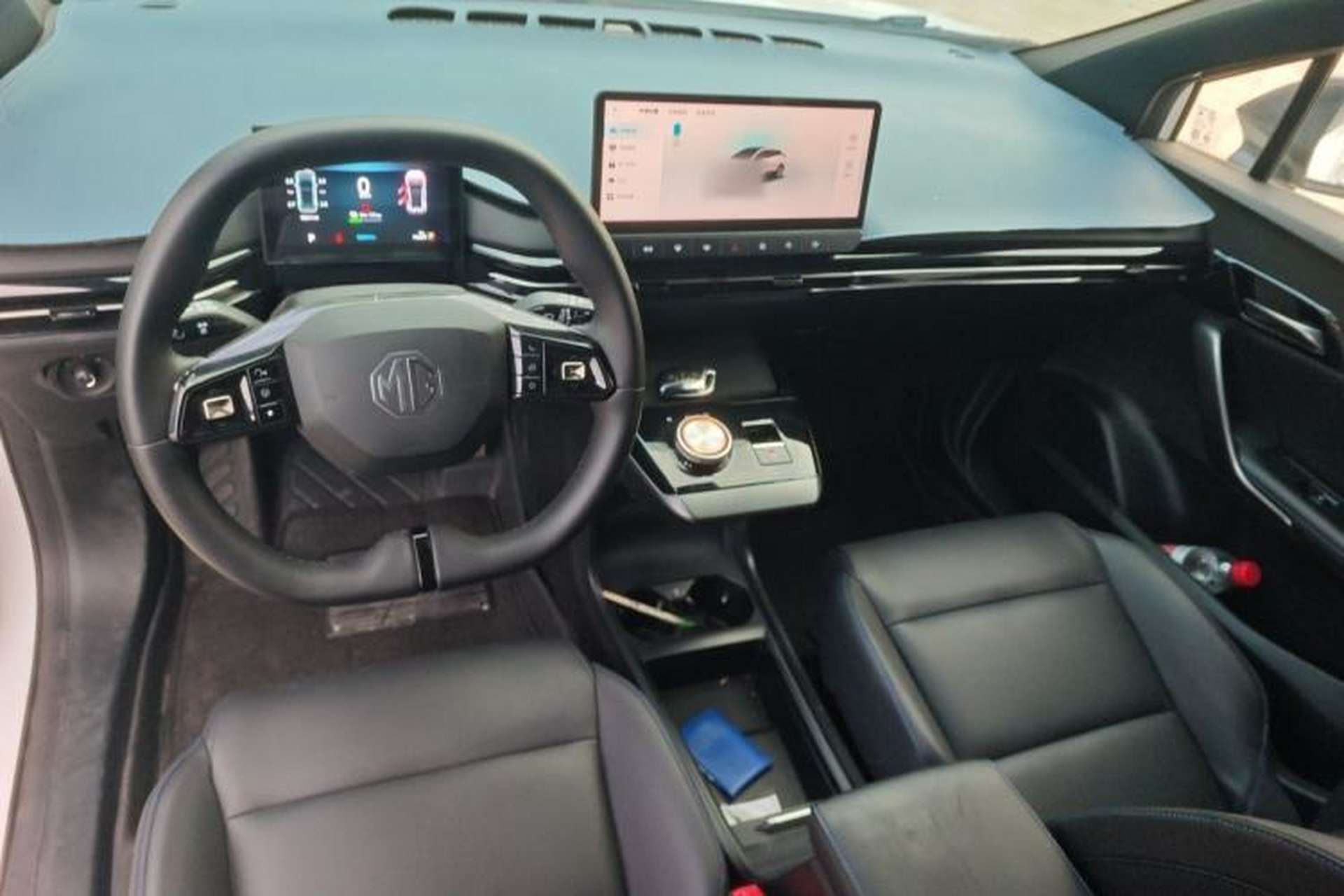 Used MG 4 EV 2023 415 km Range Sea-Faring Champion Edition Center Console