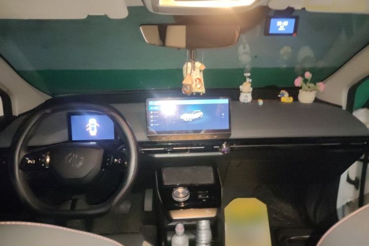 Used MG 4 EV 2023 415 km Range Sea-Faring Champion Edition Center Console