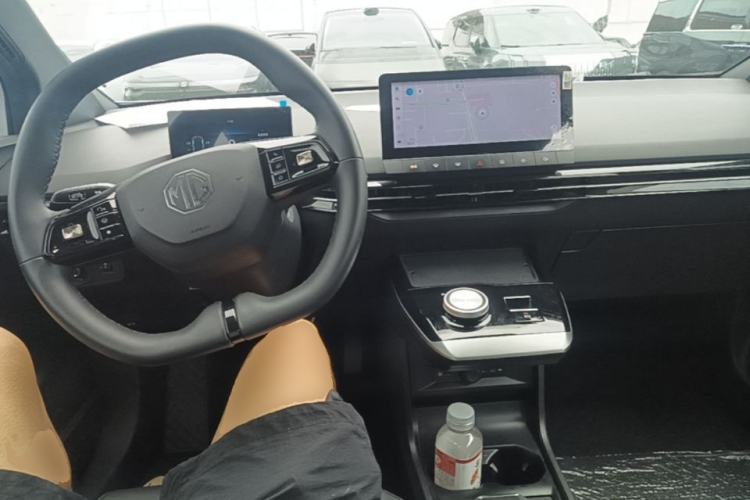 Used MG 4 EV 2023 425km Executive Version Center Console