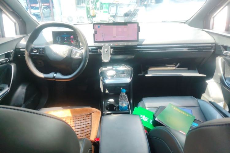 Used MG 4 EV 2023 415 km Range Sea-Faring Champion Edition Center Console