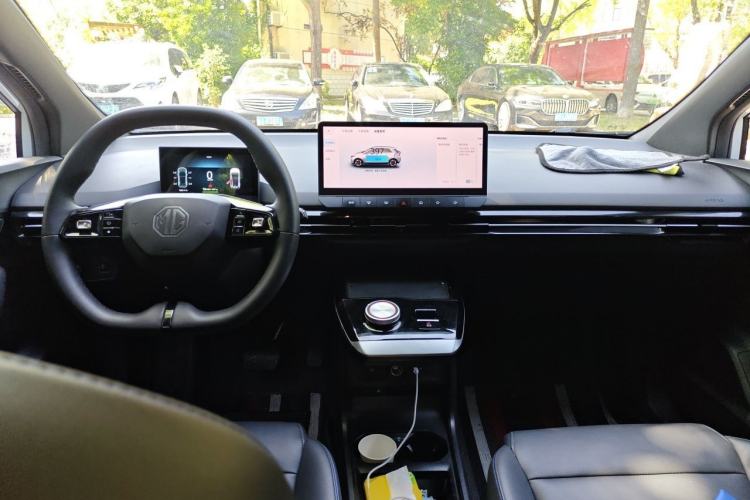 Used MG 4 EV 2023 415 km Range Sea-Faring Champion Edition Center Console