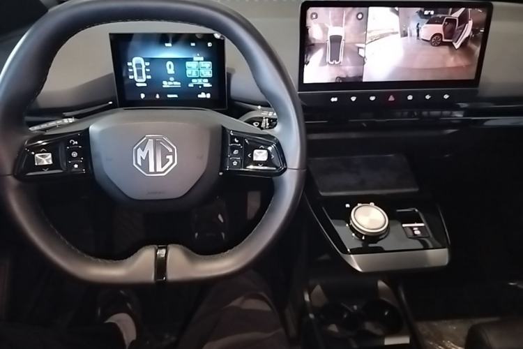 Used MG 4 EV 2023 415 km Range Sea-Faring Champion Edition Center Console