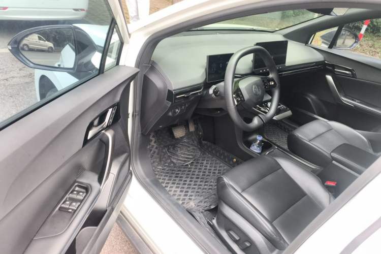 Used MG 4 EV 2023 415 km Range Sea-Faring Champion Edition Driver Seat