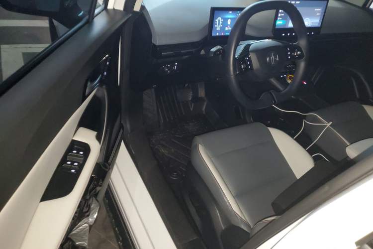 Used MG 4 EV 2023 415 km Range Sea-Faring Champion Edition Driver Seat