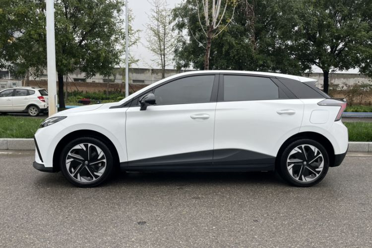 Used MG 4 EV 2023 415 km Range Sea-Faring Champion Edition Exterior 3