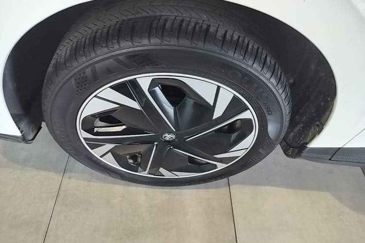 Used MG 4 EV 2023 415 km Range Sea-Faring Champion Edition Exterior 4