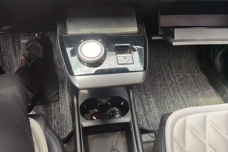 Used MG 4 EV 2023 415 km Range Sea-Faring Champion Edition Gear Lever