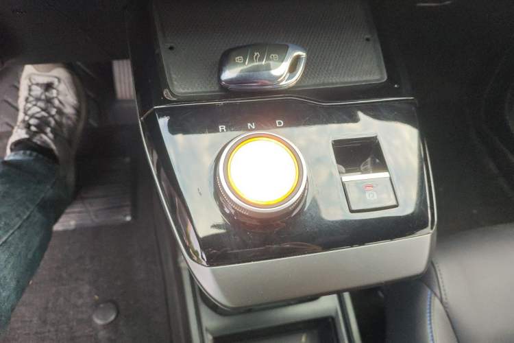 Used MG 4 EV 2023 415 km Range Sea-Faring Champion Edition Gear Lever