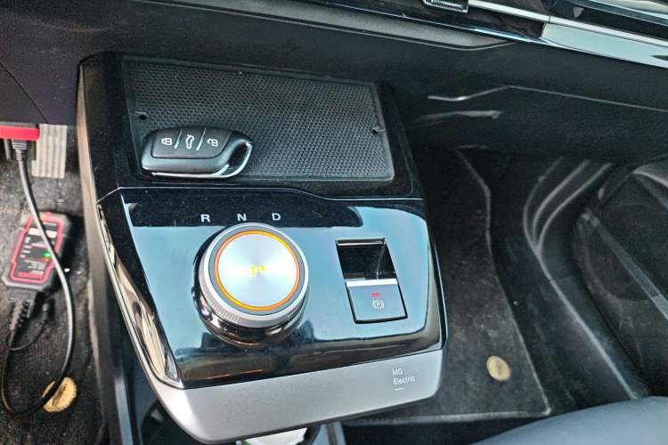 Used MG 4 EV 2023 415 km Range Sea-Faring Champion Edition Gear Lever
