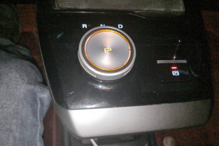 Used MG 4 EV 2023 415 km Range Sea-Faring Champion Edition Gear Lever