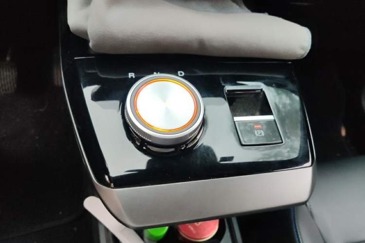 Used MG 4 EV 2023 415 km Range Sea-Faring Champion Edition Gear Lever