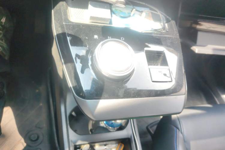 Used MG 4 EV 2023 415 km Range Sea-Faring Champion Edition Gear Lever