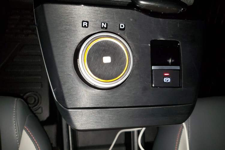 Used MG 4 EV 2023 415 km Range Sea-Faring Champion Edition Gear Lever