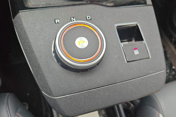 Used MG 4 EV 2023 415 km Range Sea-Faring Champion Edition Gear Lever