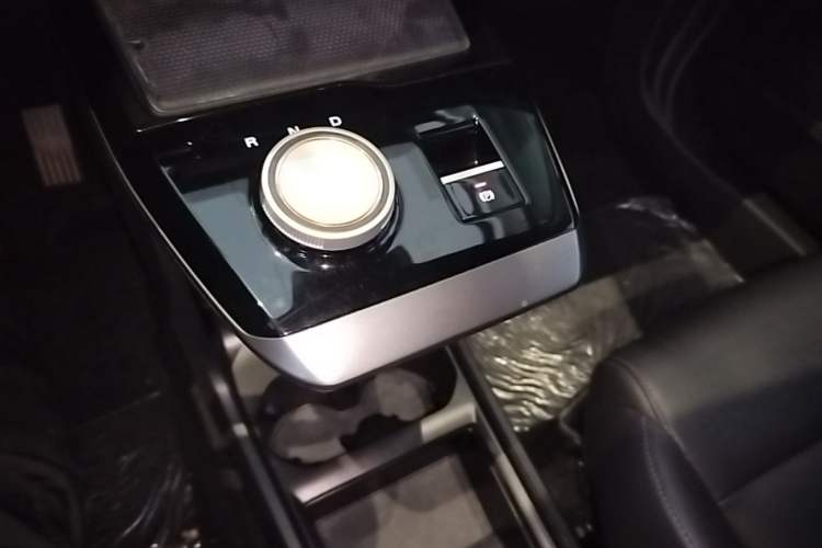 Used MG 4 EV 2023 415 km Range Sea-Faring Champion Edition Gear Lever