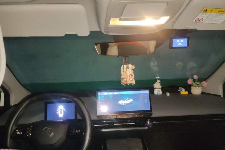 Used MG 4 EV 2023 415 km Range Sea-Faring Champion Edition Headliner