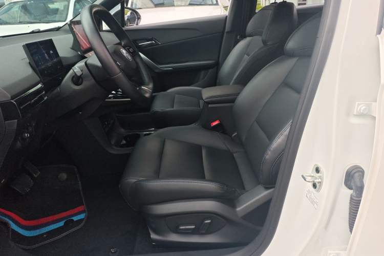 Used MG 4 EV 2023 415 km Range Sea-Faring Champion Edition Interior 2