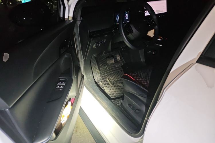 Used MG 4 EV 2023 415 km Range Sea-Faring Champion Edition Interior 3